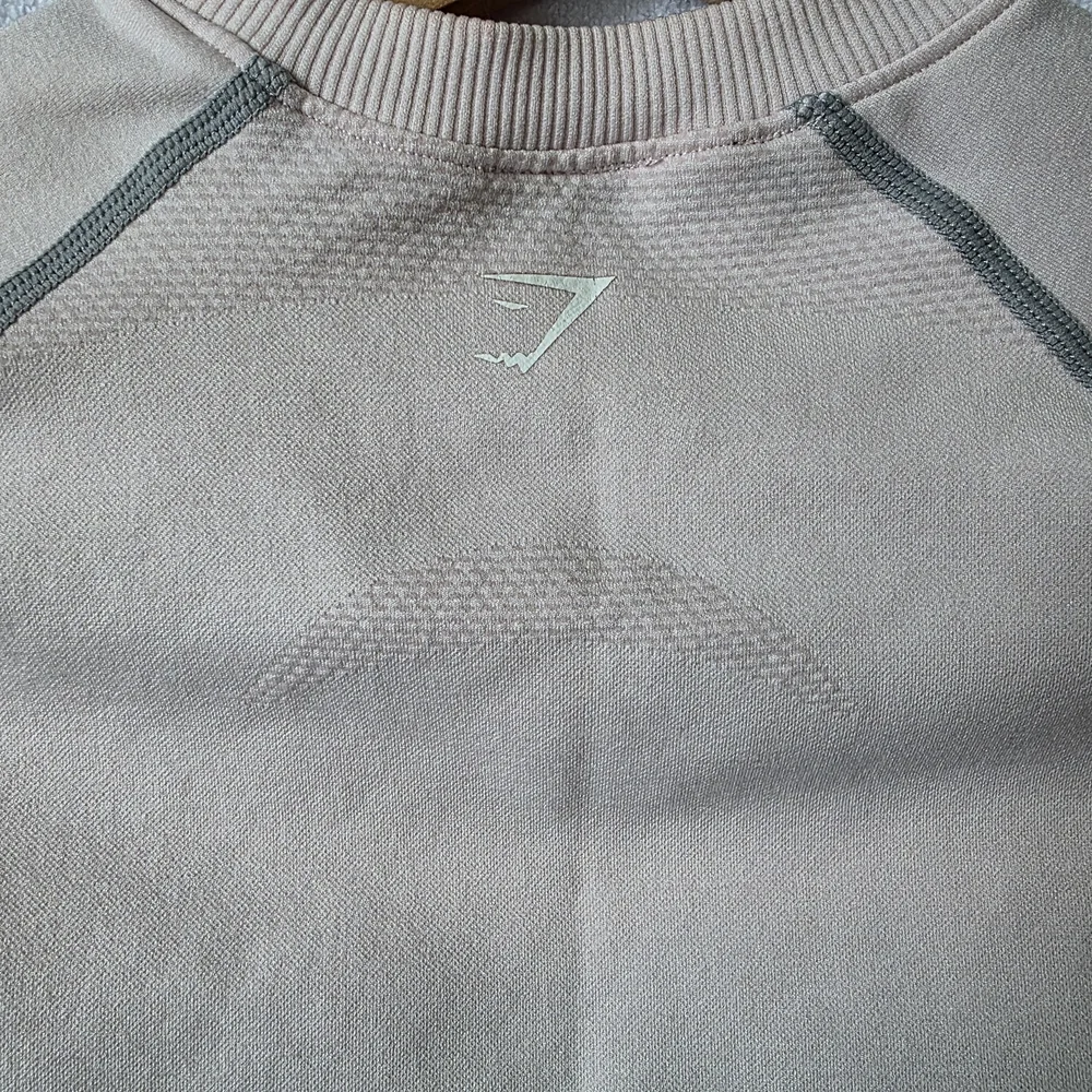 🧡 Long Sleeve Gym Top - Picture 5 of 6